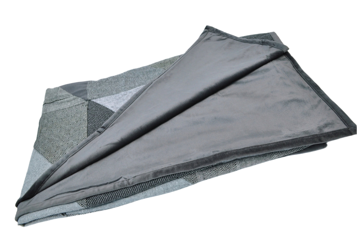 Ebb and Flow Package With 2 Accent Cushions and 1 Quilted Throw