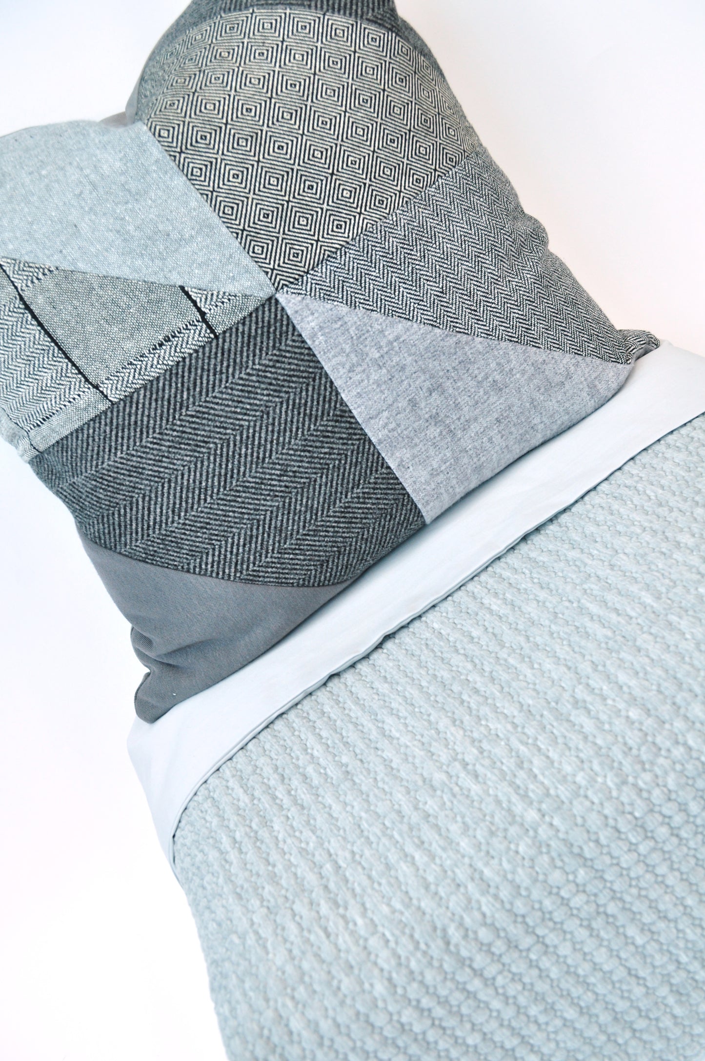 Ebb And Flow Accent Cushion With Insert
