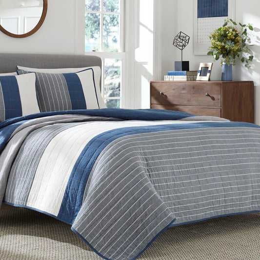 Nautica Swale Custom Shaped Quilt With Shams