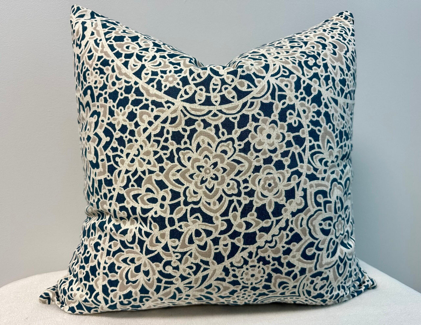 Lacy Print Accent Cushion With Insert