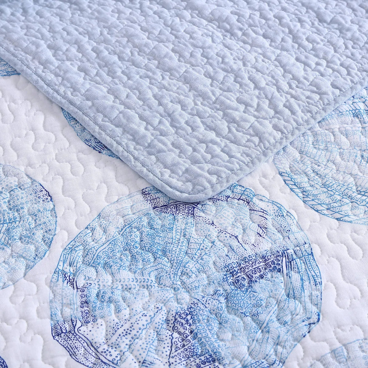 Tommy Bahama Ocean Isle Reversible Custom Shaped Quilt With Shams
