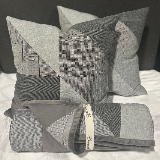 Ebb and Flow Package With 2 Accent Cushions and 1 Quilted Throw