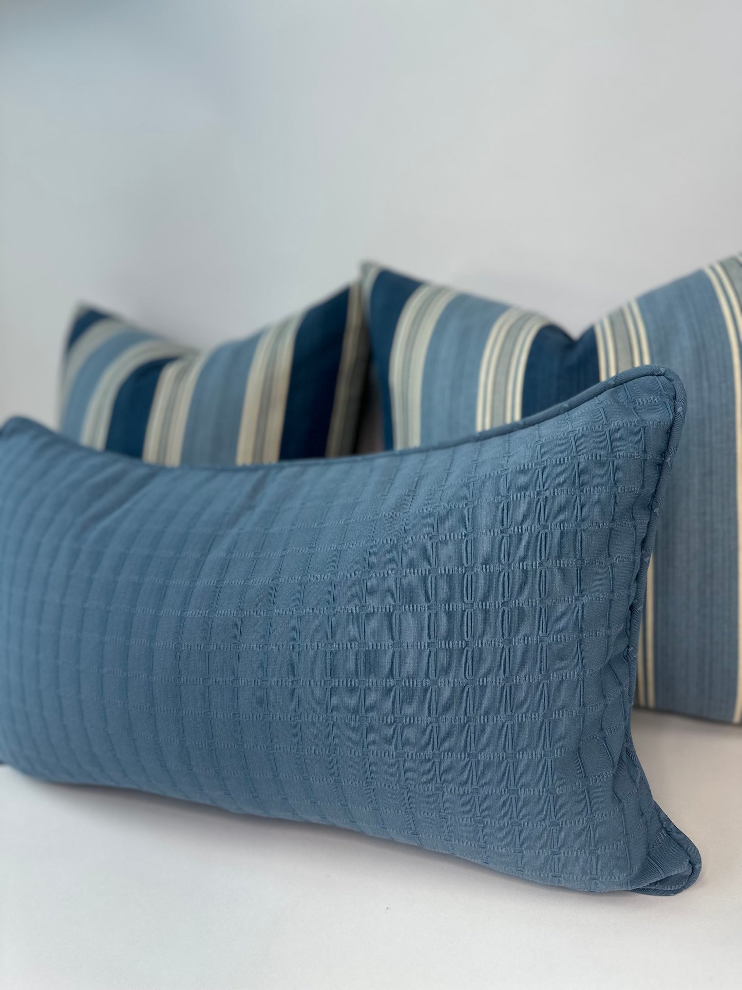 Offshore Elegance Lumbar Accent Cushion With Insert