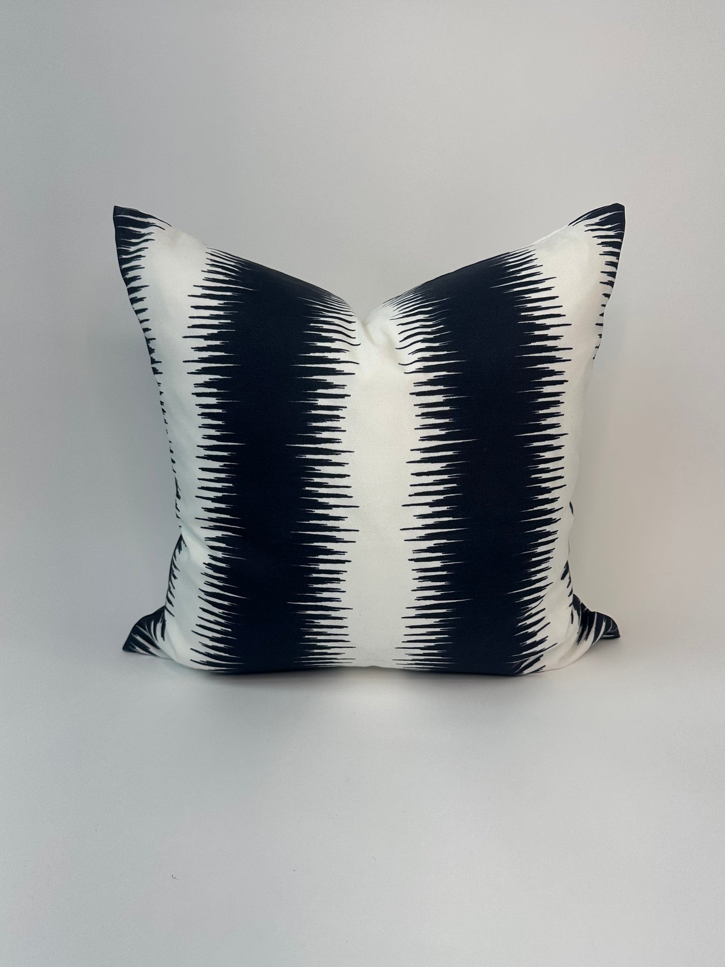 Wide Vibe Accent Cushion With Insert