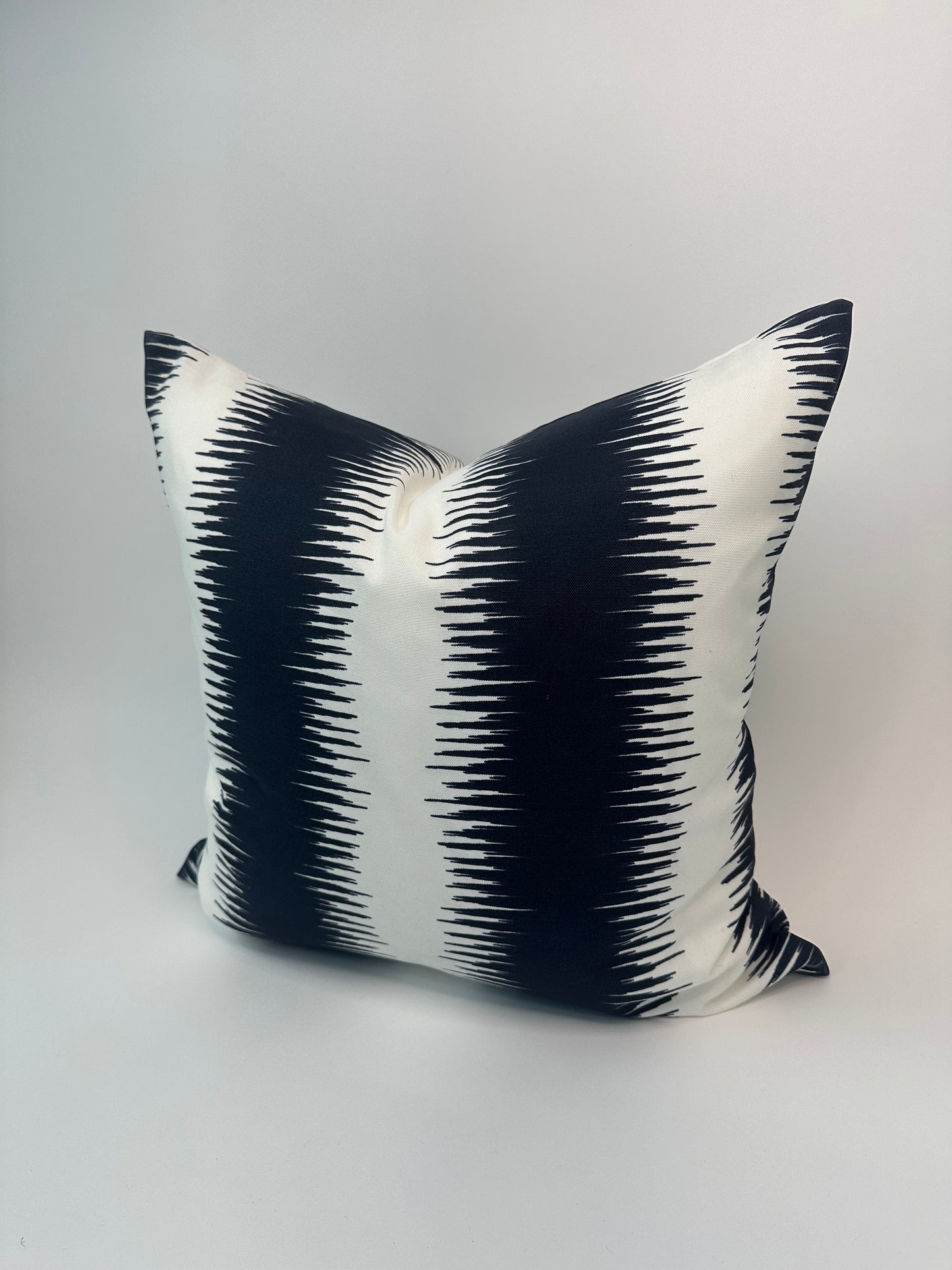 Wide Vibe Accent Cushion With Insert