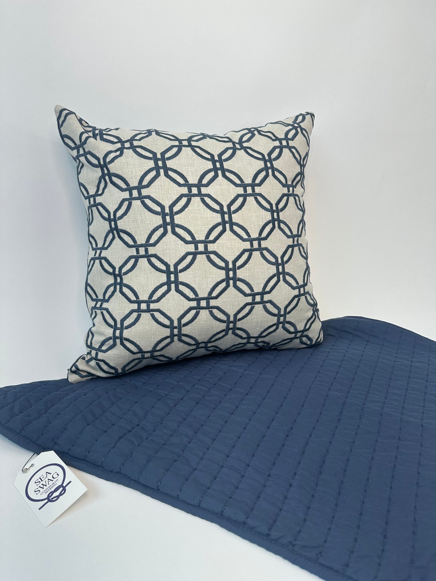 Geometric Accent Cushion With Insert