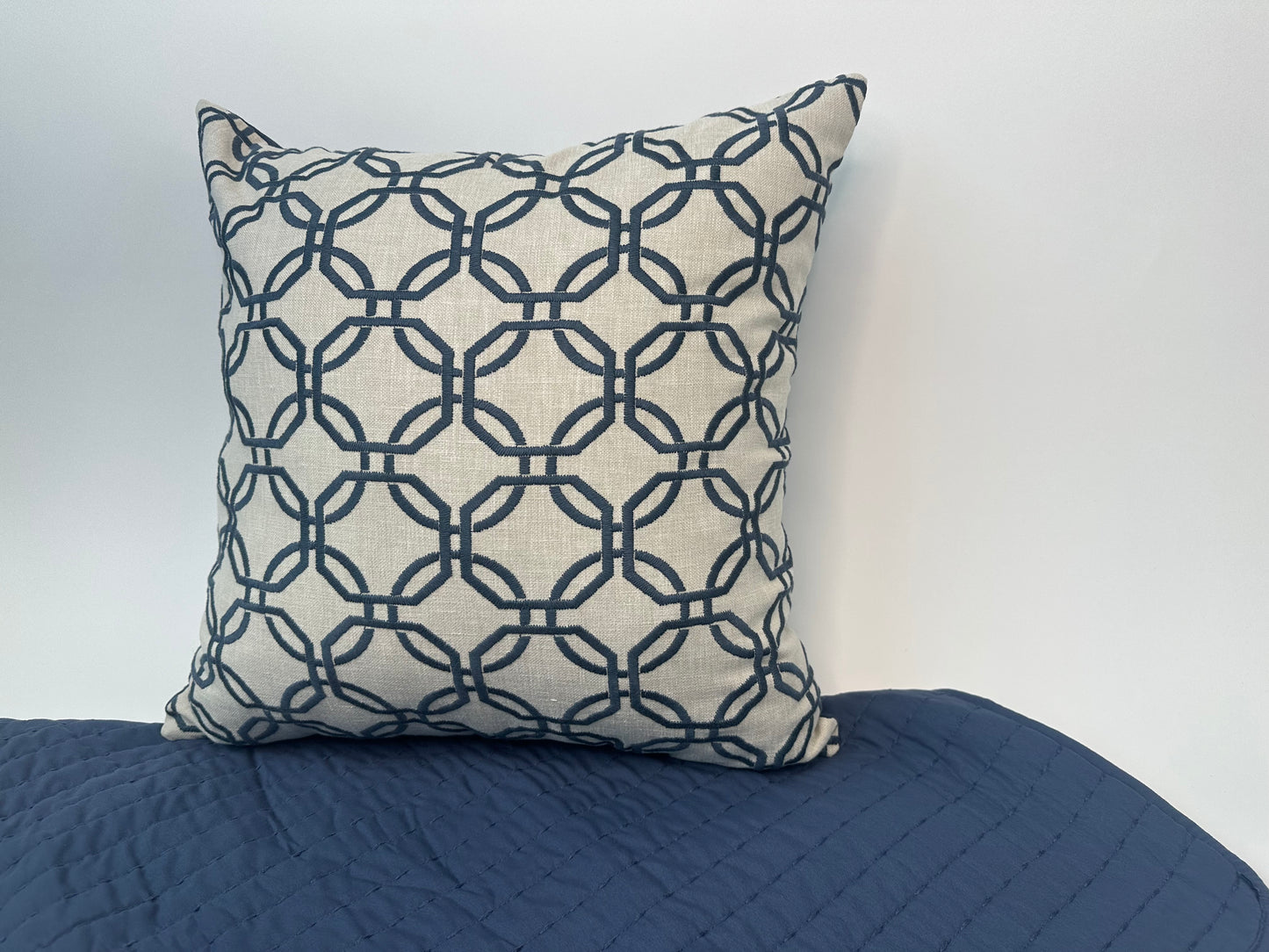 Geometric Accent Cushion With Insert