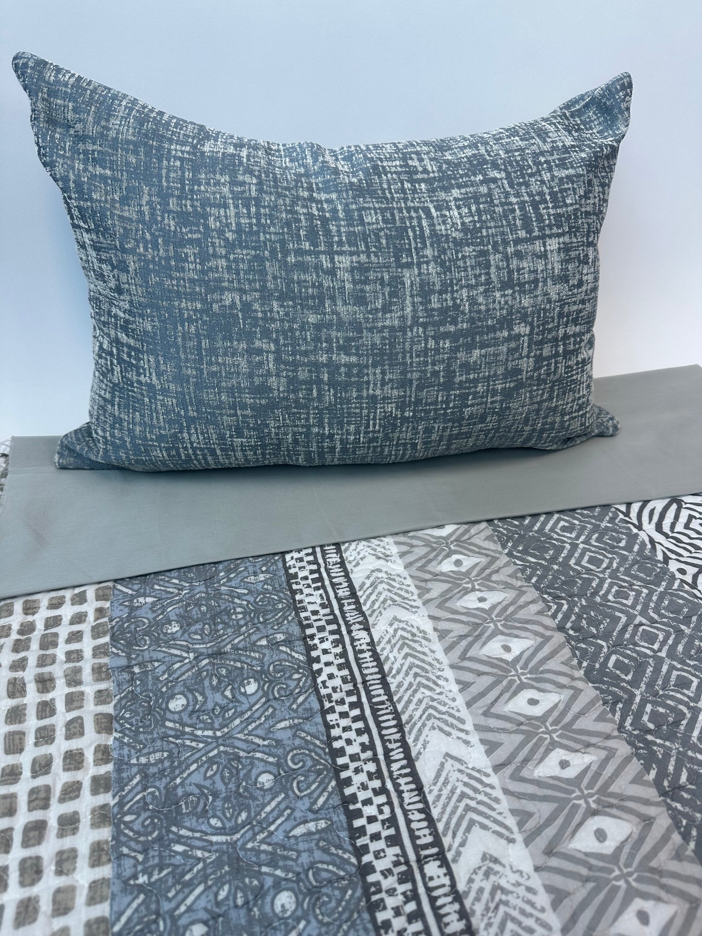 Travis Geometric Quilt with Shams