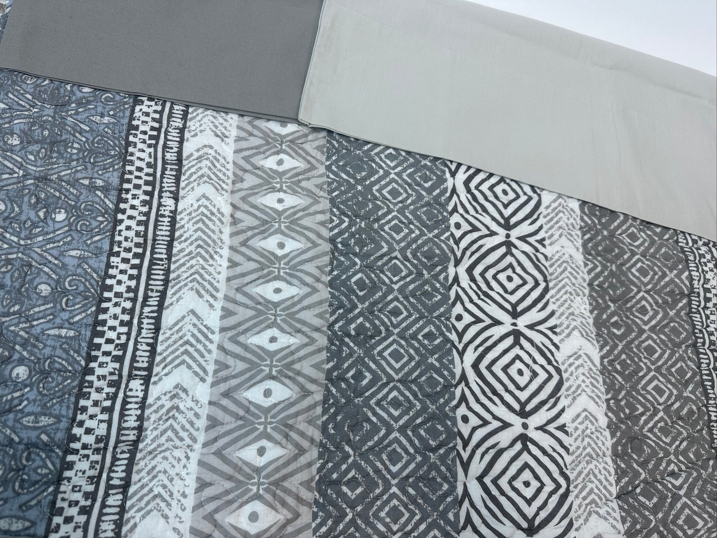 Travis Geometric Quilt with Shams