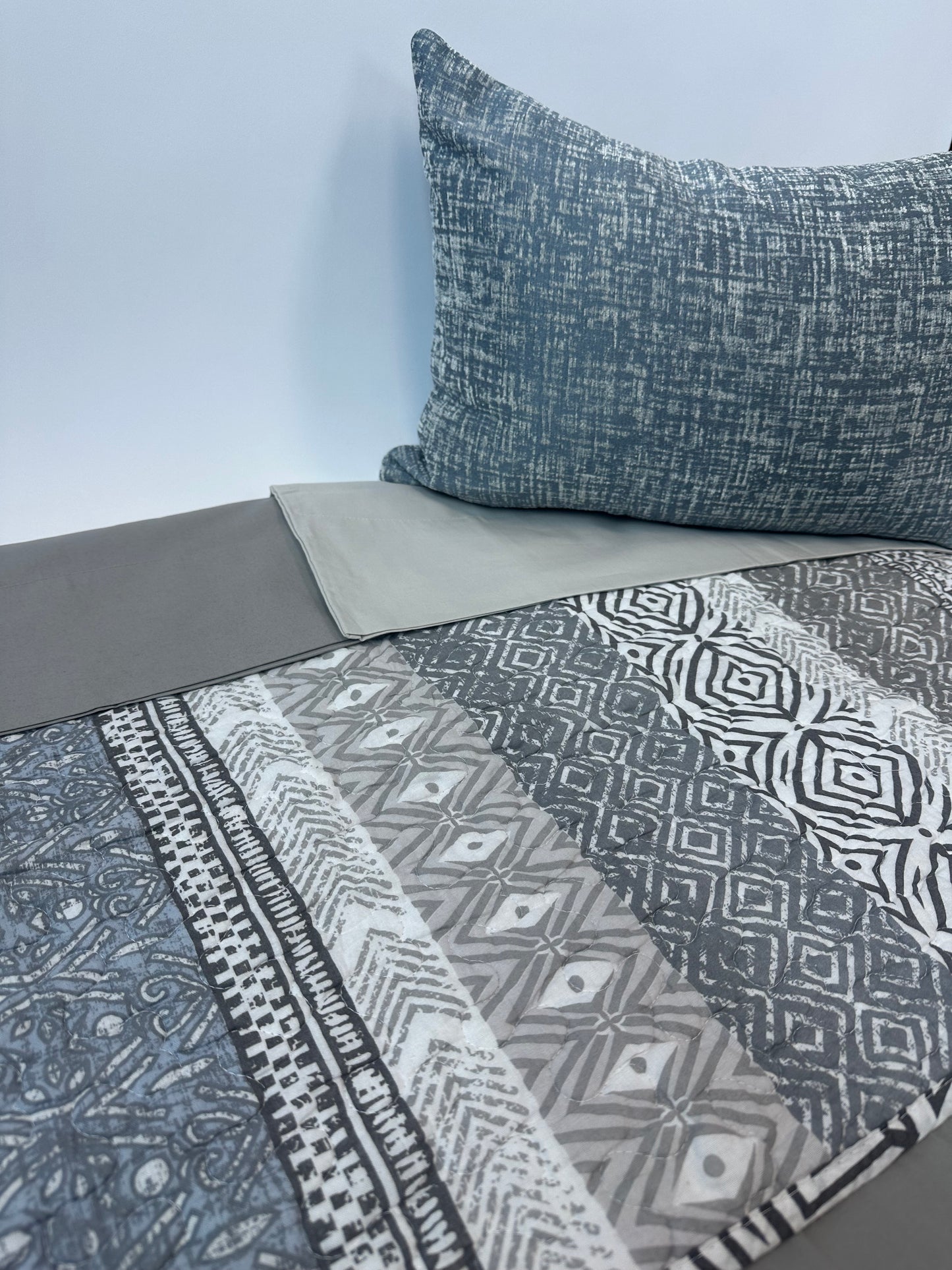 Travis Geometric Quilt with Shams