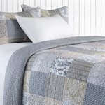 Courtepoint Patterned Quilt with Shams